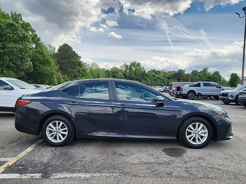 Used 2025 Toyota Camry LE image 6