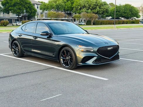 Used 2022 Genesis G70 2.0T image 3