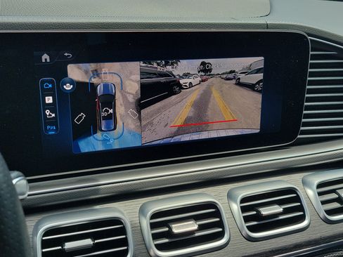 Certified 2025 Mercedes-Benz GLS 580 4MATIC image 28