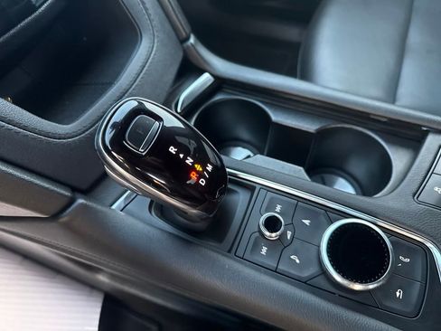 Used 2025 Cadillac XT6 Premium Luxury image 25