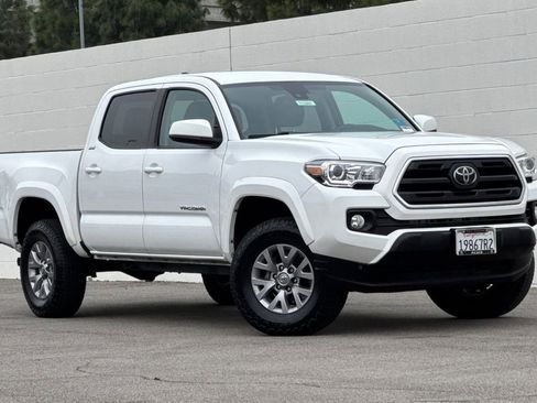 Used 2019 Toyota Tacoma SR5 image 2