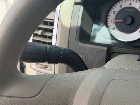 Used 2011 MAZDA Tribute i Sport image 19