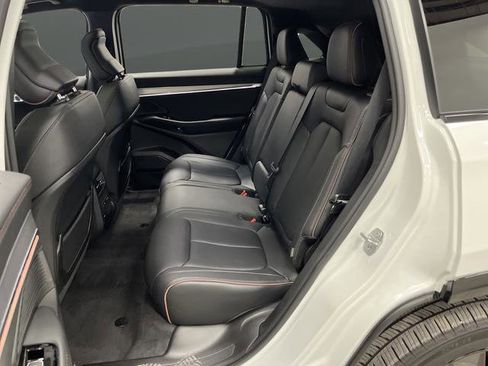 Used 2024 Jeep Wagoneer Launch Edition image 33