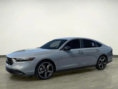 Certified 2025 Honda Accord Sport image 2