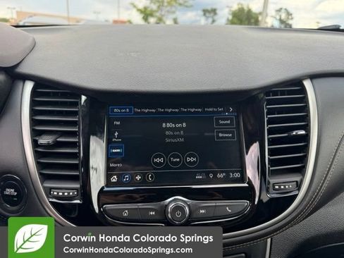 Used 2019 Chevrolet Trax LT w/ Sun & Sound Package AWD/4WD image 19