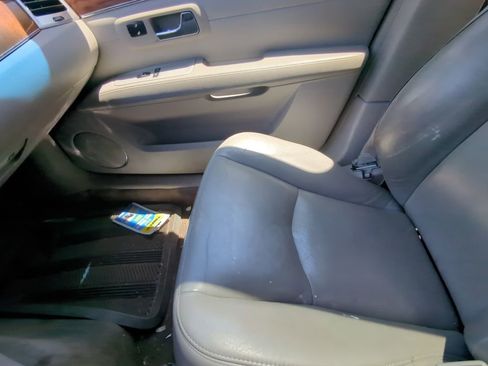 Used 2009 Cadillac SRX AWD V8 w/ Third Row Seating Package image 16