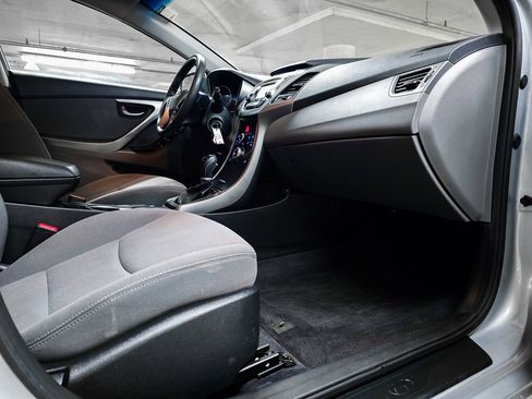 Used 2014 Hyundai Elantra SE w/ Option Group 02 image 34