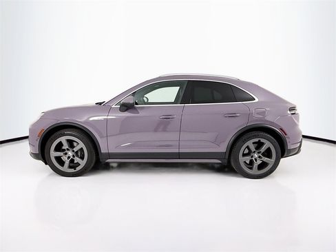 Used 2024 Porsche Macan 4 Electric image 2