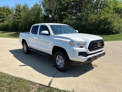 Used 2023 Toyota Tacoma SR AWD/4WD image 11