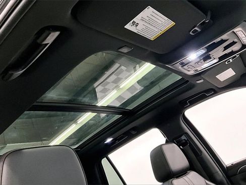 Used 2021 Chevrolet Tahoe RST w/ Luxury Package image 17