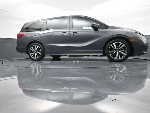 Certified 2024 Honda Odyssey Touring image 30