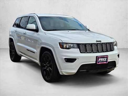 Used 2019 Jeep Grand Cherokee Altitude image 3