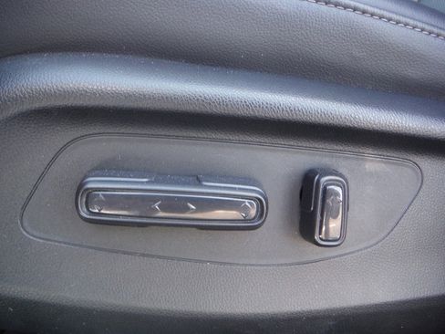 Used 2024 Honda HR-V EX-L image 17