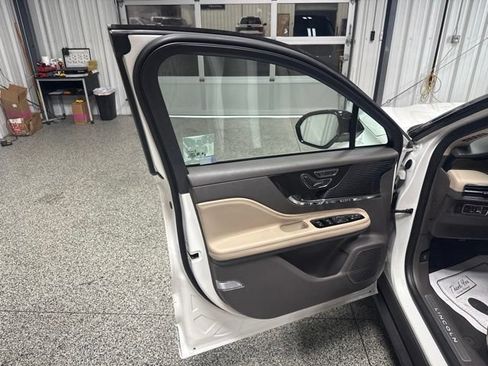 Used 2022 Lincoln Corsair Reserve w/ Equipment Group 201A AWD/4WD image 8