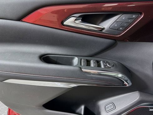 Used 2025 Chevrolet Traverse RS image 18