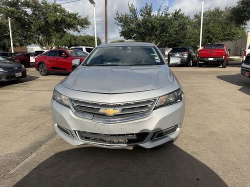 Used 2018 Chevrolet Impala LT FWD image 2