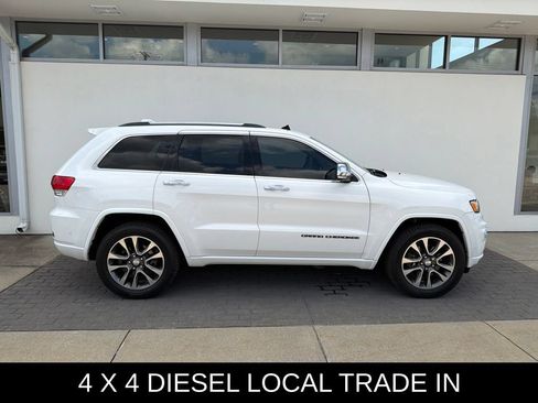 Used 2018 Jeep Grand Cherokee Overland AWD/4WD image 4