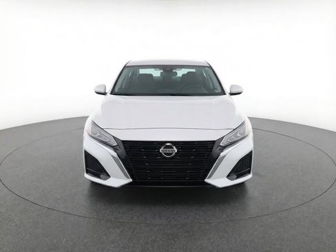 Used 2023 Nissan Altima 2.5 S FWD image 2