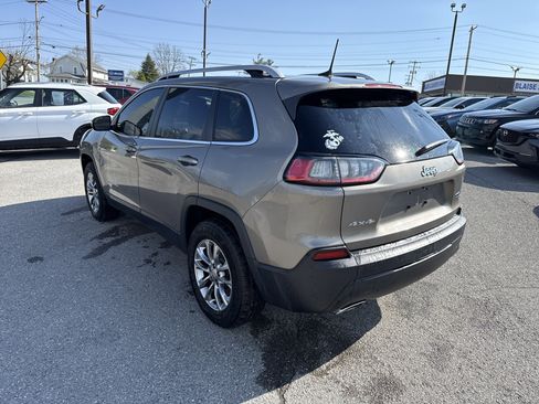 Used 2019 Jeep Cherokee Latitude Plus w/ Cold Weather Group AWD/4WD image 5