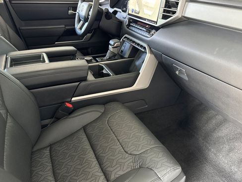 Used 2024 Toyota Tundra Limited AWD/4WD image 25