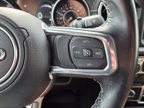 Certified 2022 Jeep Wrangler Unlimited Sahara image 33