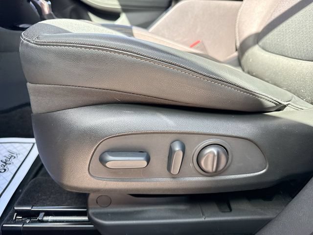 Used 2023 Buick Encore GX Preferred w/ Cold Weather Comfort Package FWD image 12