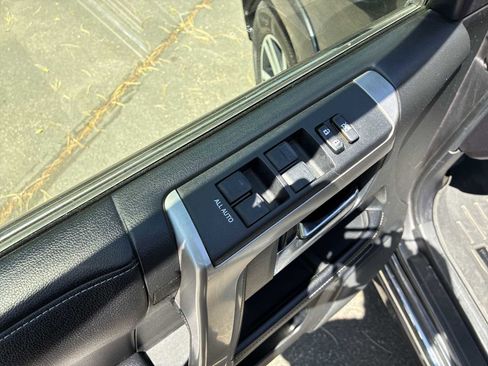 Used 2016 Toyota 4Runner Limited AWD/4WD image 14
