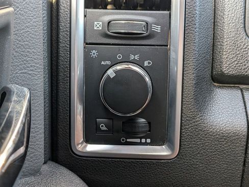 Used 2024 RAM 1500 Classic SLT image 29