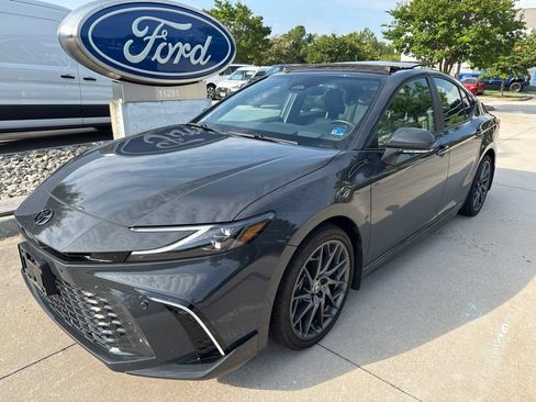 Used 2025 Toyota Camry XSE w/ Premium Plus Package FWD image 1