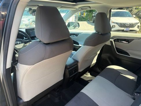 Used 2020 Toyota RAV4 XLE w/ Convenience Package AWD/4WD image 20