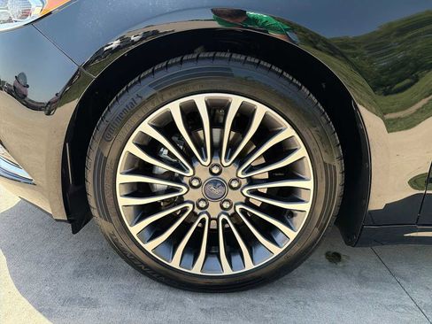 Used 2018 Ford Fusion Titanium FWD image 10