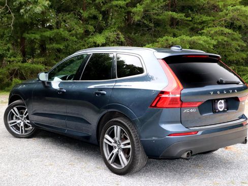 Used 2018 Volvo XC60 T5 Momentum w/ Vision Package image 32