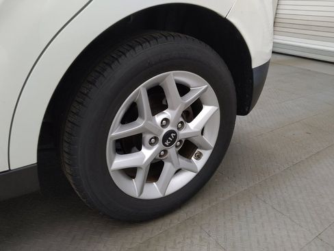 Used 2020 Kia Soul S FWD image 31