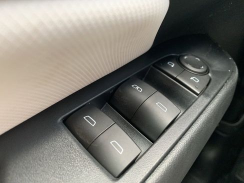 New 2026 Chevrolet Equinox EV LT FWD image 40