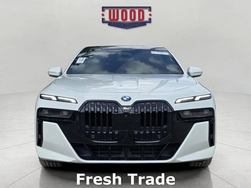 Used 2023 BMW 760i xDrive image 2