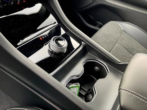 New 2025 Jeep Grand Cherokee Altitude image 9