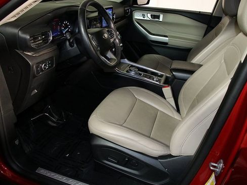 Used 2023 Ford Explorer Limited image 12
