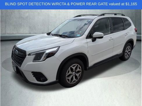 Used 2023 Subaru Forester Premium AWD/4WD image 3