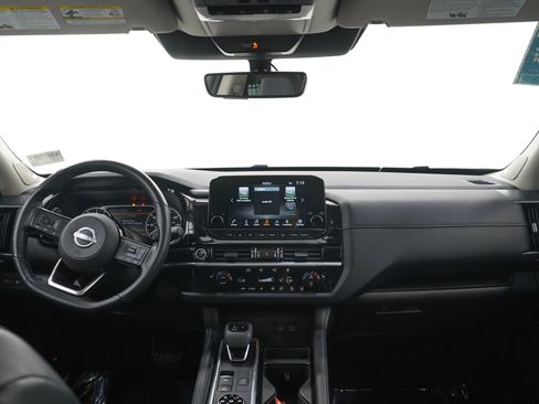 Used 2024 Nissan Pathfinder SL w/ SL Premium Package AWD/4WD image 13