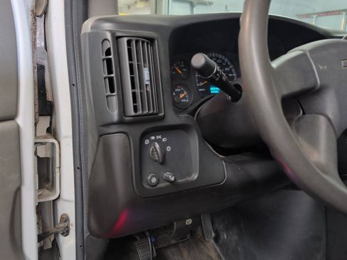 Used 2007 Chevrolet Express 1500 RWD image 34