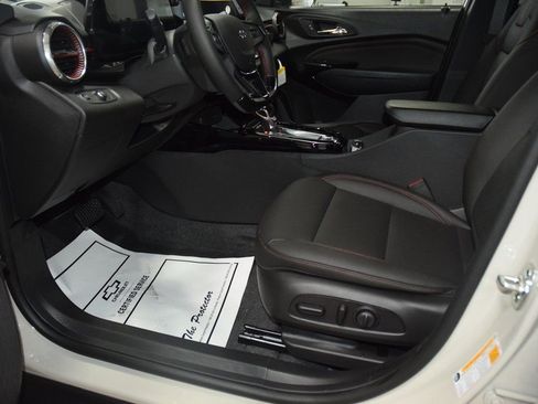 New 2026 Chevrolet Trax RS w/ Sunroof Package image 37