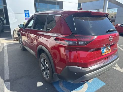 Used 2023 Nissan Rogue SV w/ SV Premium B Package image 4