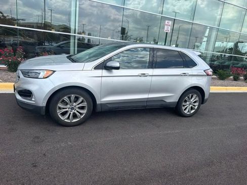 Used 2019 Ford Edge Titanium w/ Equipment Group 301A AWD/4WD image 2