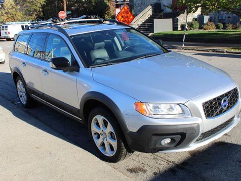 Used 2016 Volvo XC70 T5 Premier w/ Proximity Package image 3