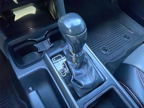 Used 2018 Toyota Tacoma TRD Off-Road image 26