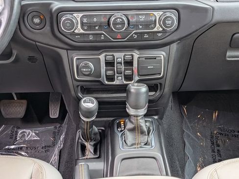 Used 2023 Jeep Gladiator Overland AWD/4WD image 20