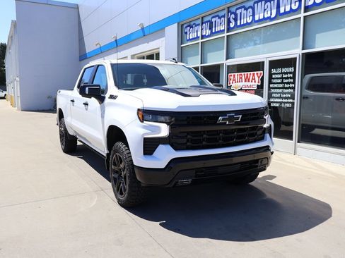 New 2026 Chevrolet Silverado 1500 LT Trail Boss w/ LT Trail Boss Premium Package AWD/4WD image 2