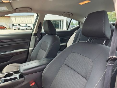 Used 2024 Nissan Altima 2.5 SV FWD image 17