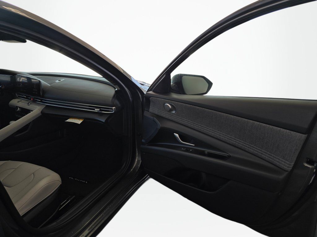 New 2026 Hyundai Elantra Limited FWD image 41