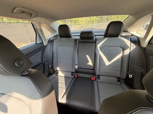 New 2025 Volkswagen Jetta SE image 32